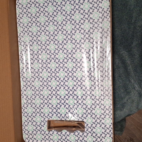 Essentials Black Tablet Accessory Kit - Picture 2 of 4